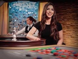 24 erek mobile app interface showing live blackjack table and payment dashboard